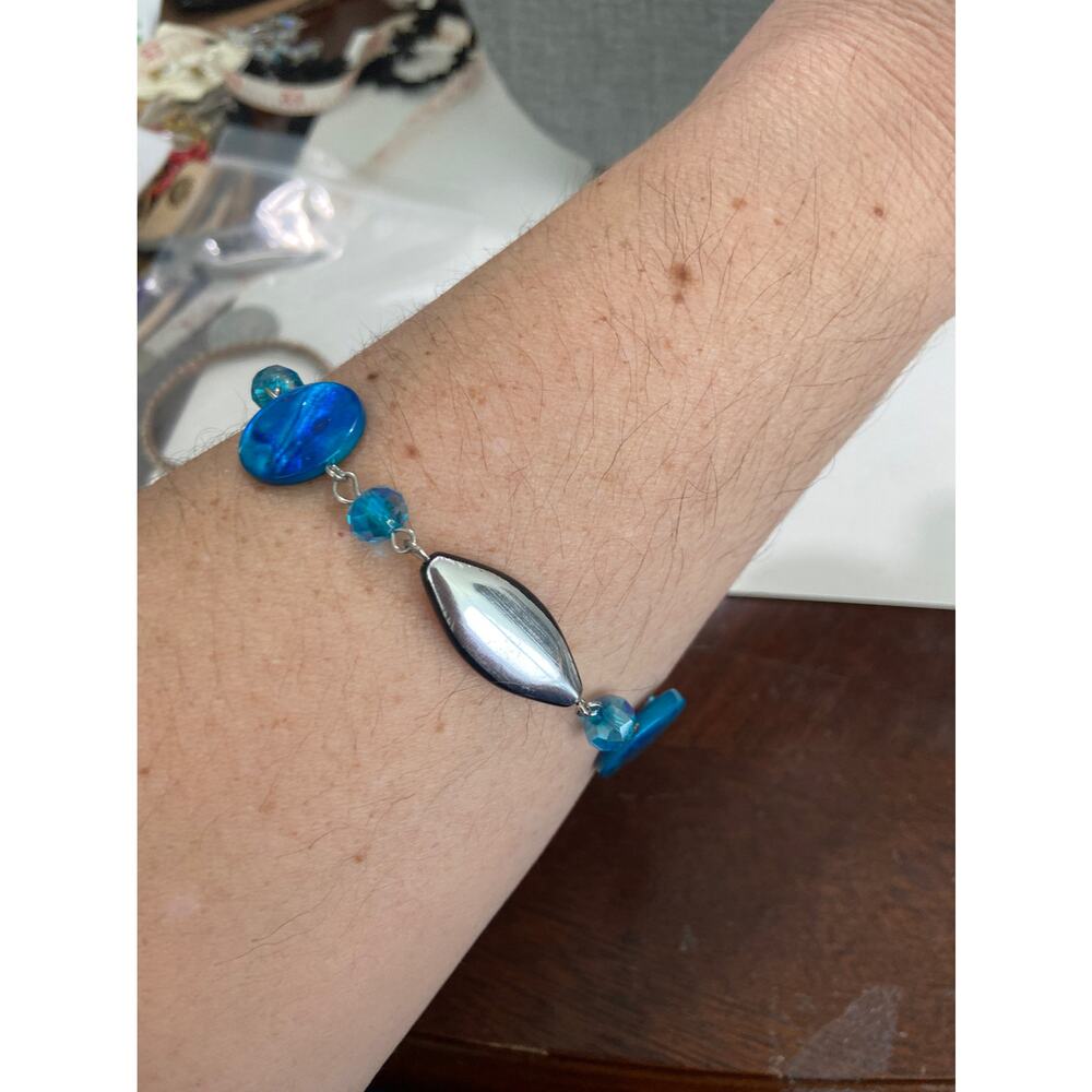 blue shell bracelet - Picture 2 of 3